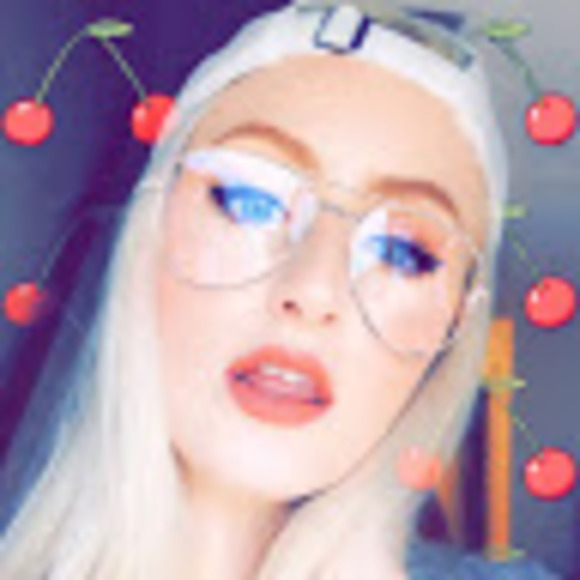 Meet your Posher, Natalie - Picture 1 of 1